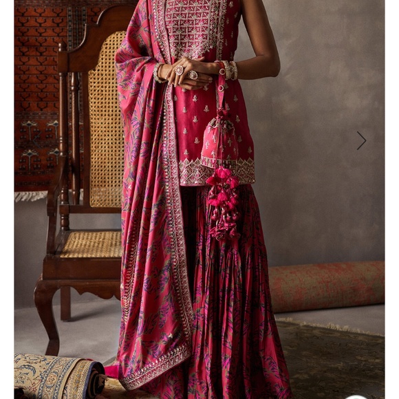 Indian suit - Picture 3 of 3